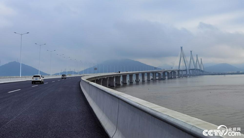 China: maior ponte estaiada do mundo abre ao tráfego