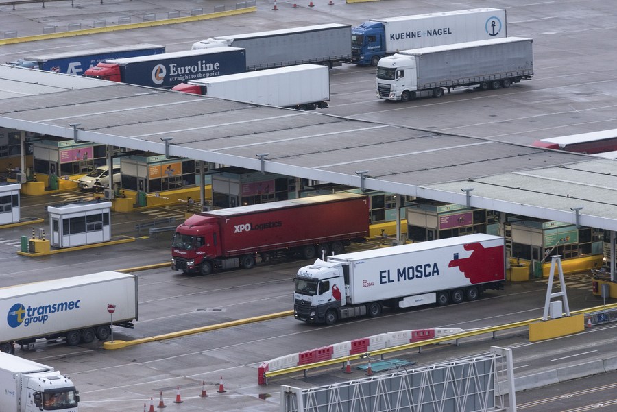 Reino Unido e França trabalham para desbloquear o comércio entre canais 