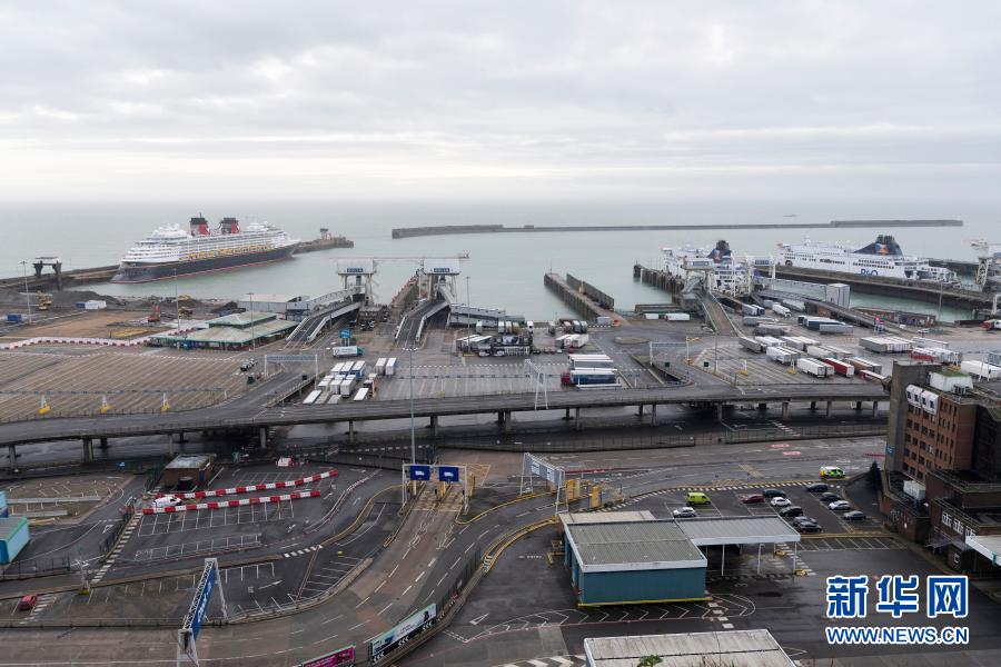 Reino Unido fecha acordo com França para permitir que caminhões cruzem fronteira na quarta-feira