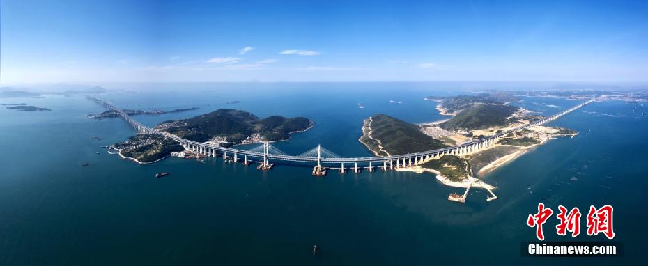 Primeira ponte marítima rodoferroviária da China entra em operação