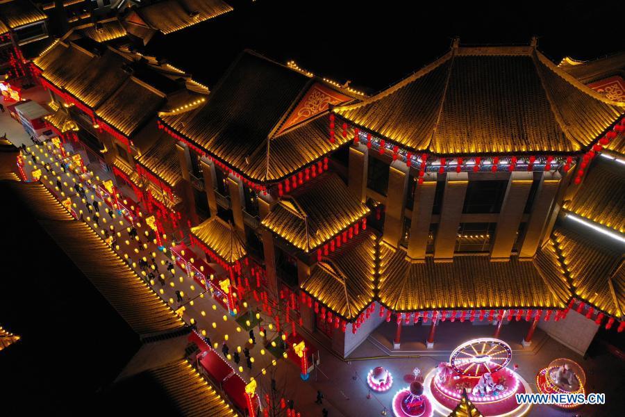 Decoração com luzes no Bairro Antigo do Distrito Qilihe de Lanzhou