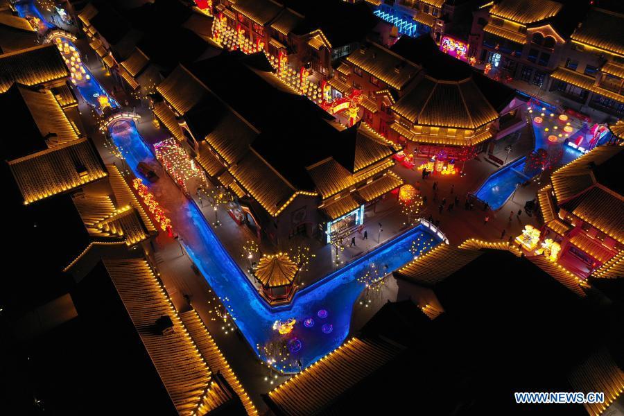 Decoração com luzes no Bairro Antigo do Distrito Qilihe de Lanzhou