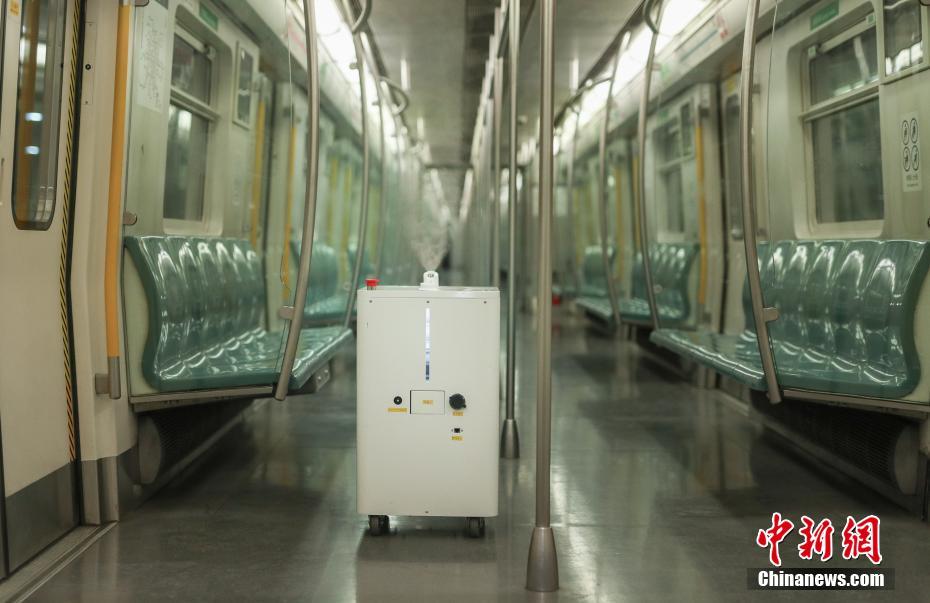 Galeria: robô inteligente desinfeta vagões de metro