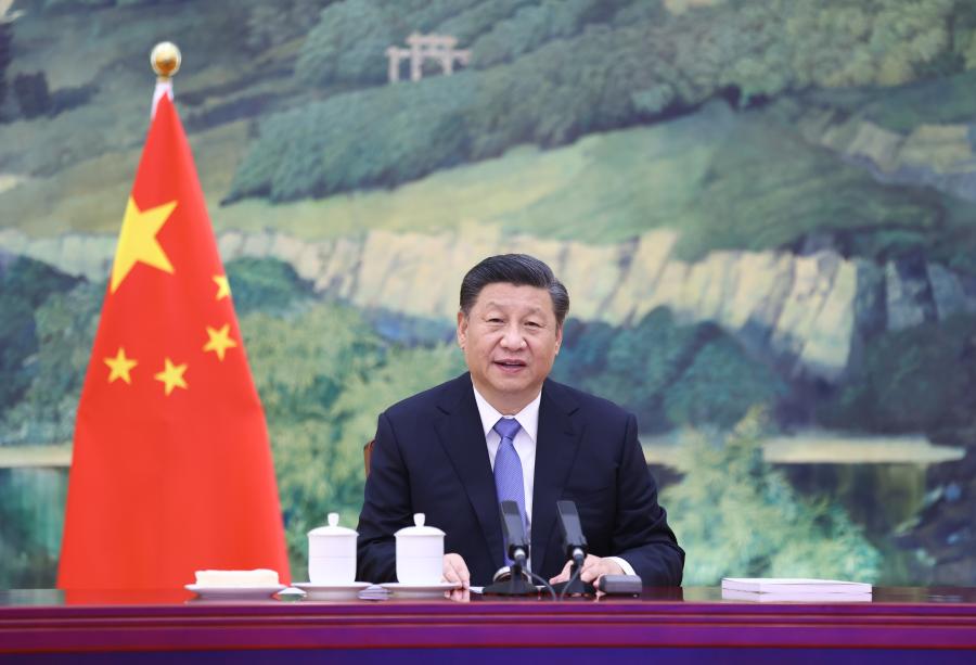 Xi escuta relatório de trabalho de chefe do Executivo da RAEM