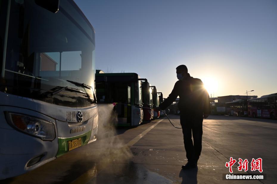 Cidade chinesa de Shijiazhuang retoma serviço ferroviário de passageiros

