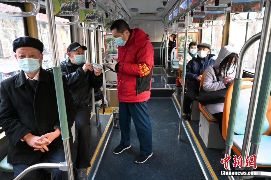 Cidade chinesa de Shijiazhuang retoma serviço ferroviário de passageiros

