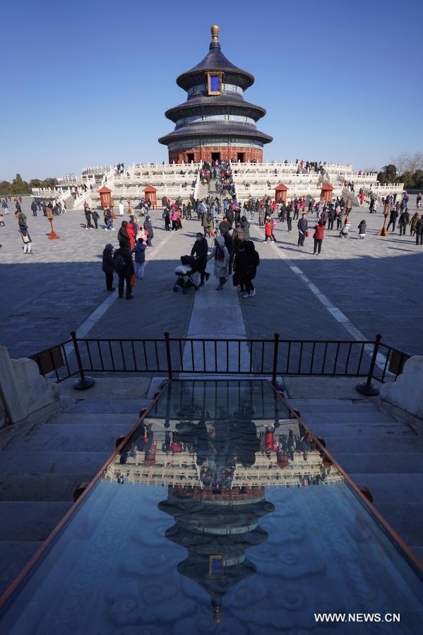 Templo do Céu em Beijing recebe visitantes