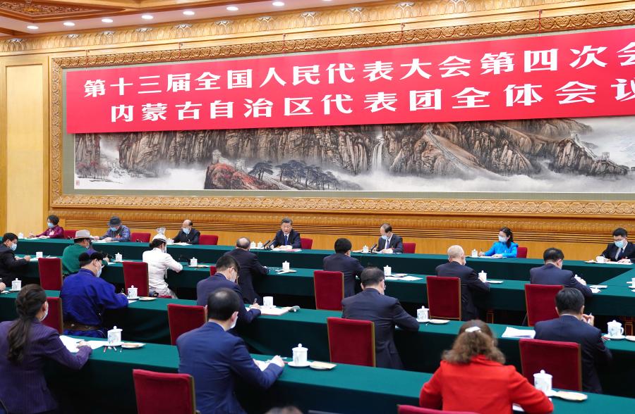 Xi enfatiza nova filosofia de desenvolvimento e unidade étnica durante sessão legislativa