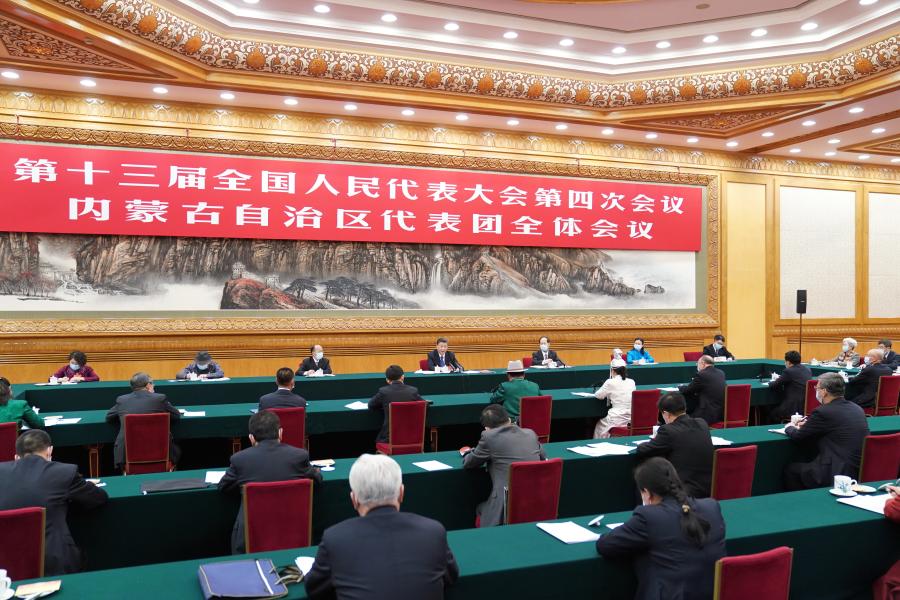 Xi enfatiza nova filosofia de desenvolvimento e unidade étnica durante sessão legislativa