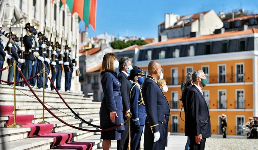 Rebelo de Sousa inicia seu 2º mandato como presidente de Portugal