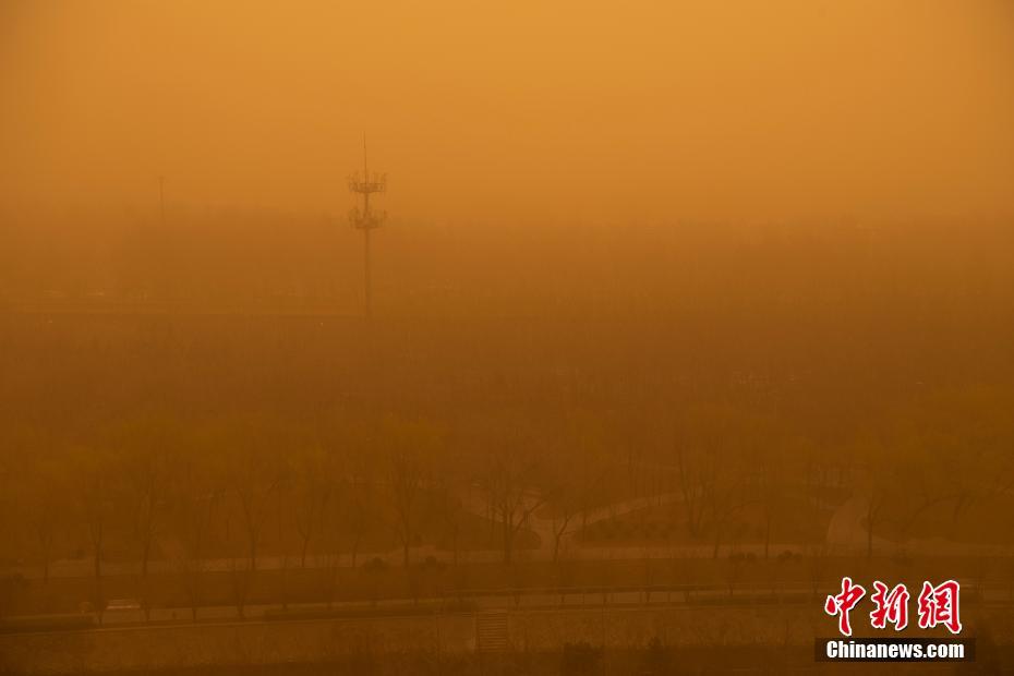 Tempestade de areia atinge Beijing