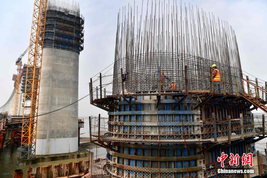 Primeira ferrovia de alta velocidade transoceânica da China intensifica construção