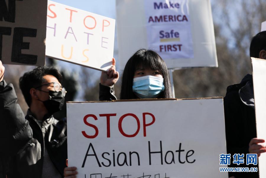 Pessoas em Nova York protestam contra discriminação e crimes de ódio contra asiáticos
