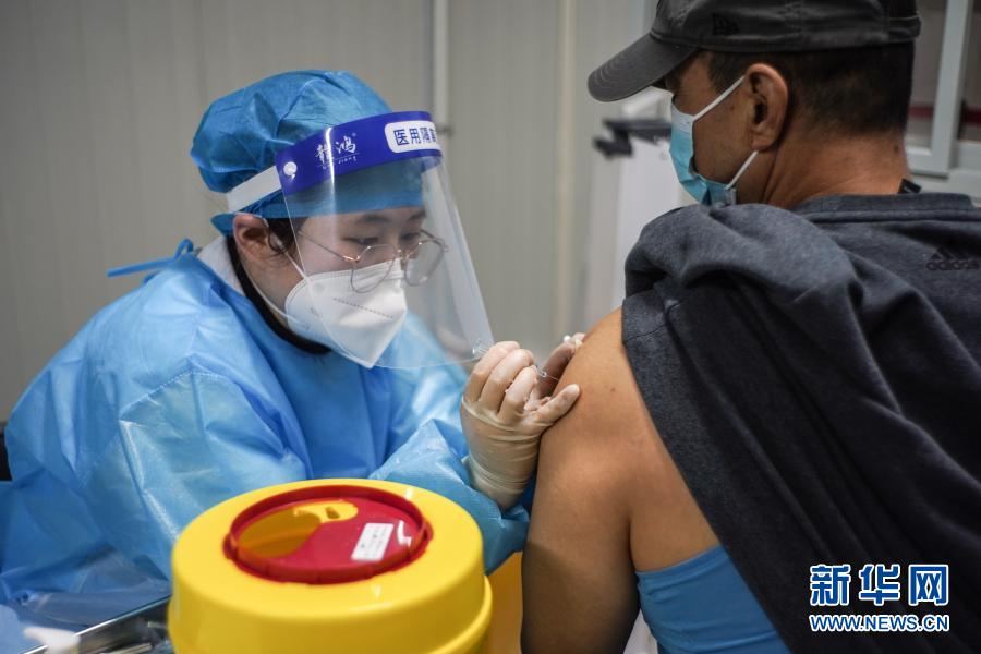 Mais de 80 milhões de doses de vacinas contra COVID-19 são administradas em toda China