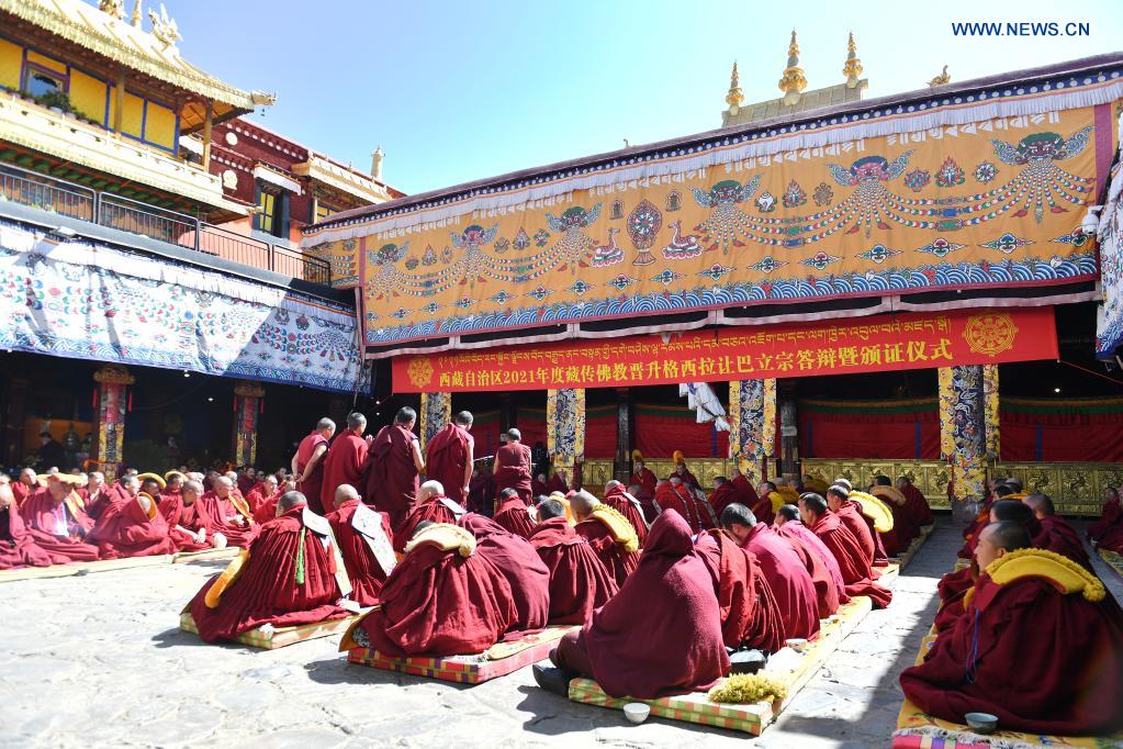 Lhasa realiza cerimônia de entrega do diploma de Geshe Lharampa no Templo Jokhang 