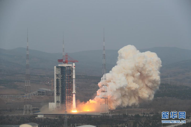 China lança novo satélite para pesquisa do ambiente espacial