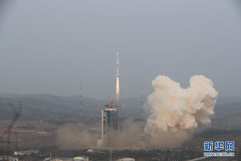 China lança novo satélite para pesquisa do ambiente espacial
