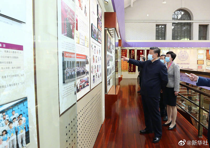 Xi visita Universidade Tsinghua pelo 110º aniversário da instituição