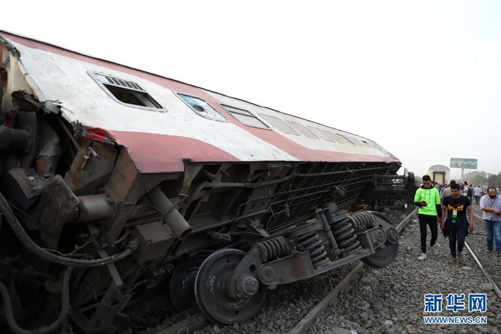 Egito: Descarrilamento de trem deixa 11 mortos e mais de 90 feridos