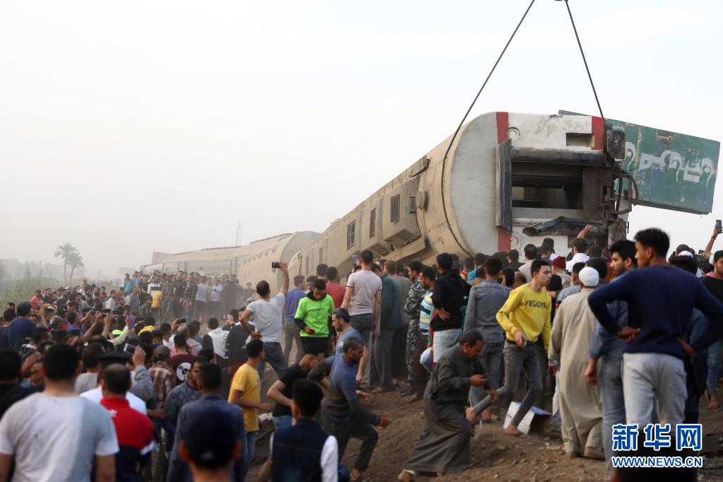 Egito: Descarrilamento de trem deixa 11 mortos e mais de 90 feridos