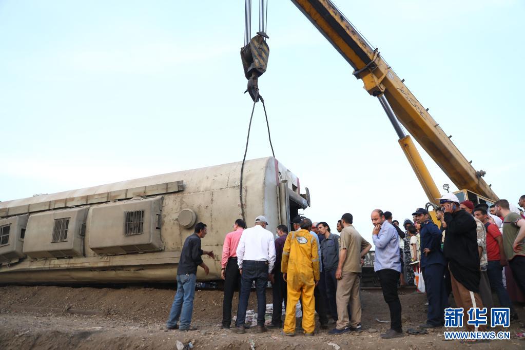 Egito: Descarrilamento de trem deixa 11 mortos e mais de 90 feridos