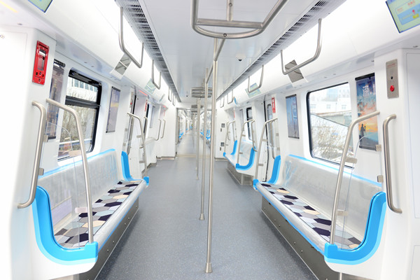 Trem de metrô autônomo sai da linha de montagem de Jilin