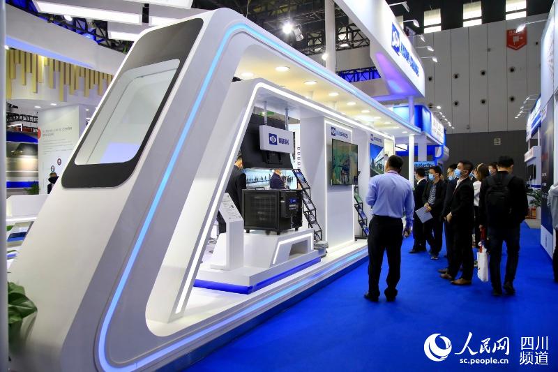 China revela primeiro sistema de transporte maglev com velocidade de 160km/h