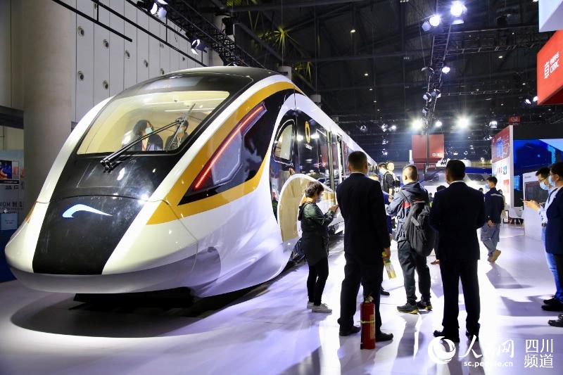 China revela primeiro sistema de transporte maglev com velocidade de 160km/h