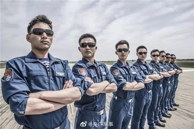 China celebra 72º aniversário do estabelecimento da Marinha