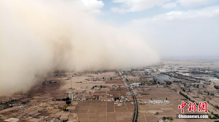 Gansu: Tempestade de areia atinge Zhangye