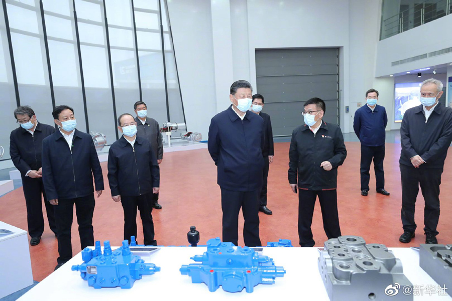 Xi inspeciona cidade de Liuzhou, sul da China

