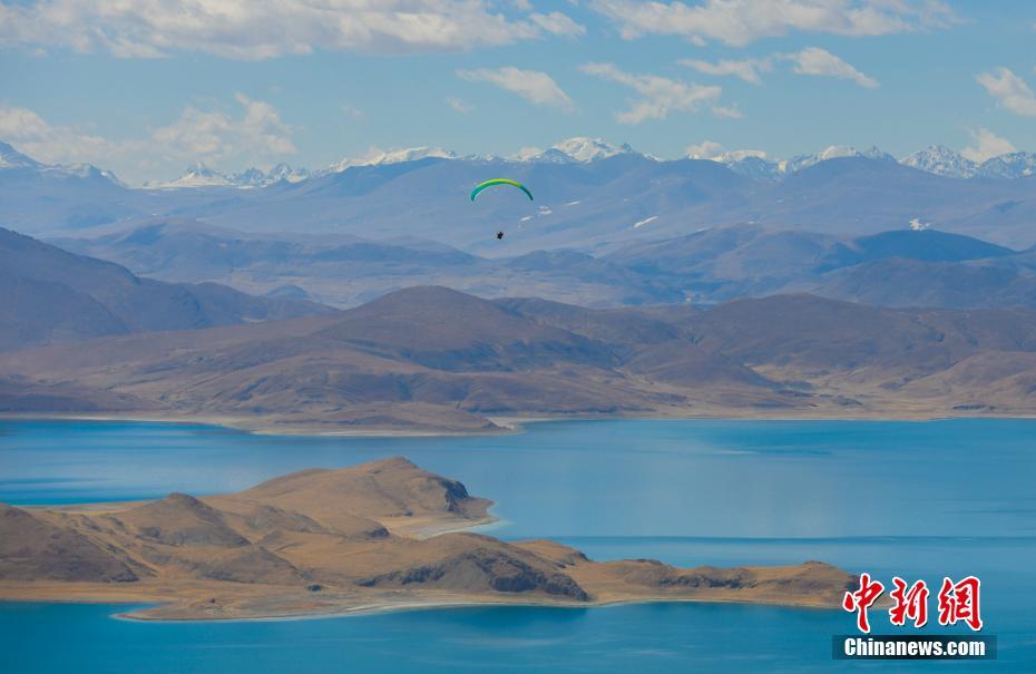 Tibete: Lago Yamdrok atrai turistas às vesperas do Dia do Trabalhador