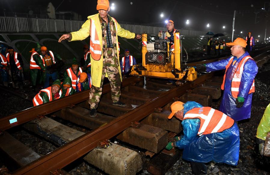 China atualiza ferrovia de alta velocidade no leste para mega projeto de desvio de água