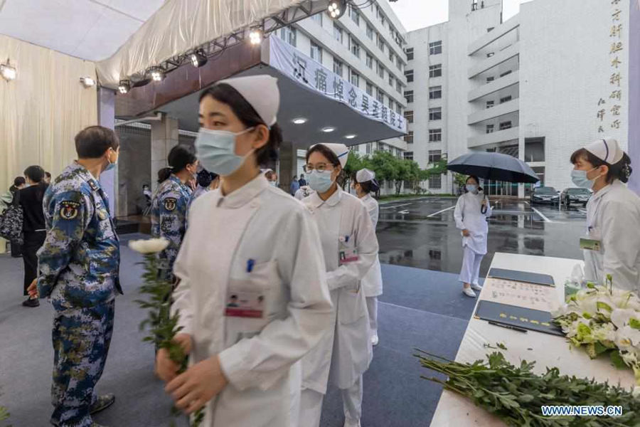 China presta homenagem a cirurgião hepatobiliar renomado