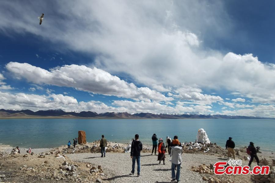 Namtso no Tibete dá as boas-vindas à temporada turística