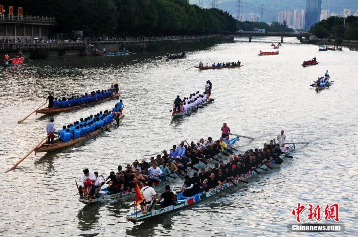 China: viagens turísticas atingem 89.13 milhões durante Festival do Barco-Dragão