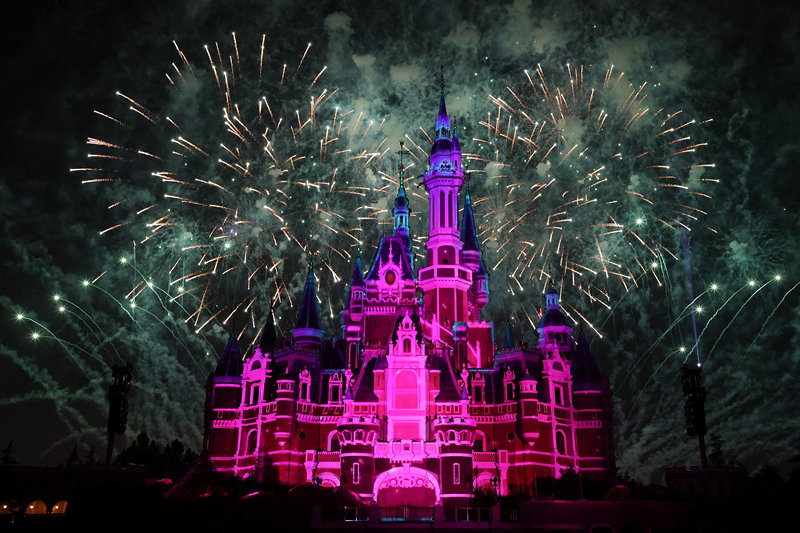 Shanghai Disney Resort apresenta show de luzes para 5º aniversário 