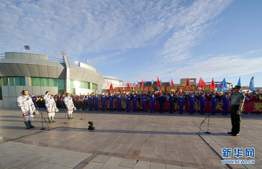 Realizada cerimônia de despedida para astronautas chineses da missão Shenzhou-12