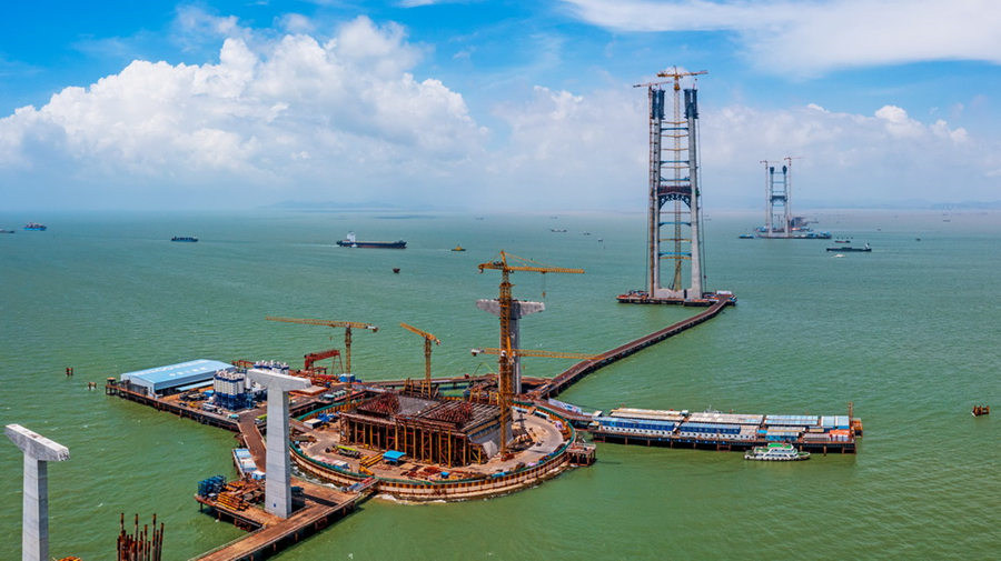 Torre de cabos leste da ponte Lingdingyang é concluída