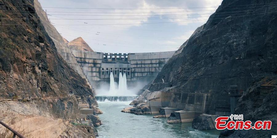 China: gerador hidrelétrico com capacidade de um milhão de quilowatts gera primeiro quilowatt de energia