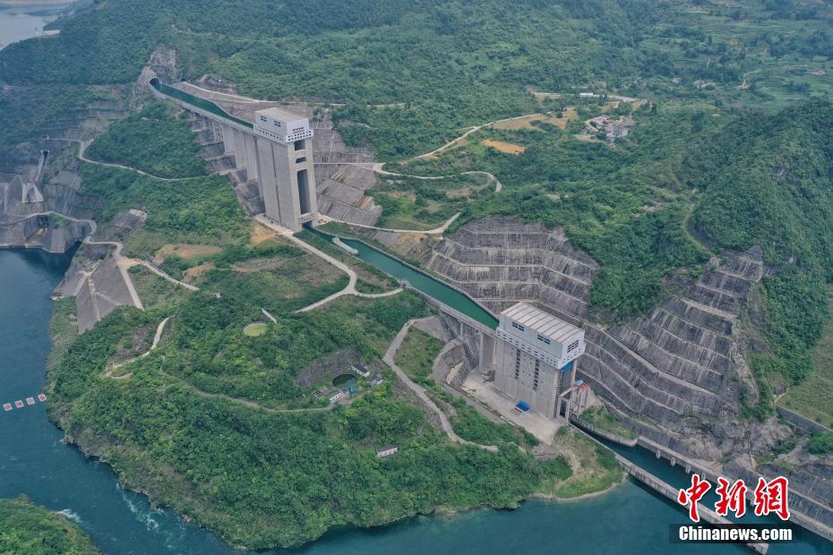 Guizhou: edifício navegável mais alto do mundo é colocado em operação experimental