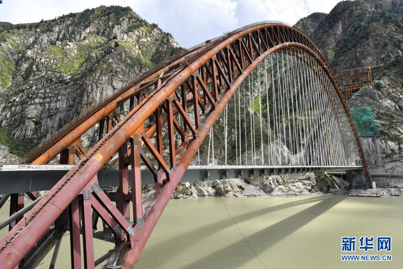 Tibete: ferrovia Lhasa-Nyingchi será aberta ao tráfego