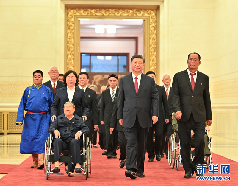 Xi entrega maior honraria do Partido à membros exemplares antes do centenário do PCCh