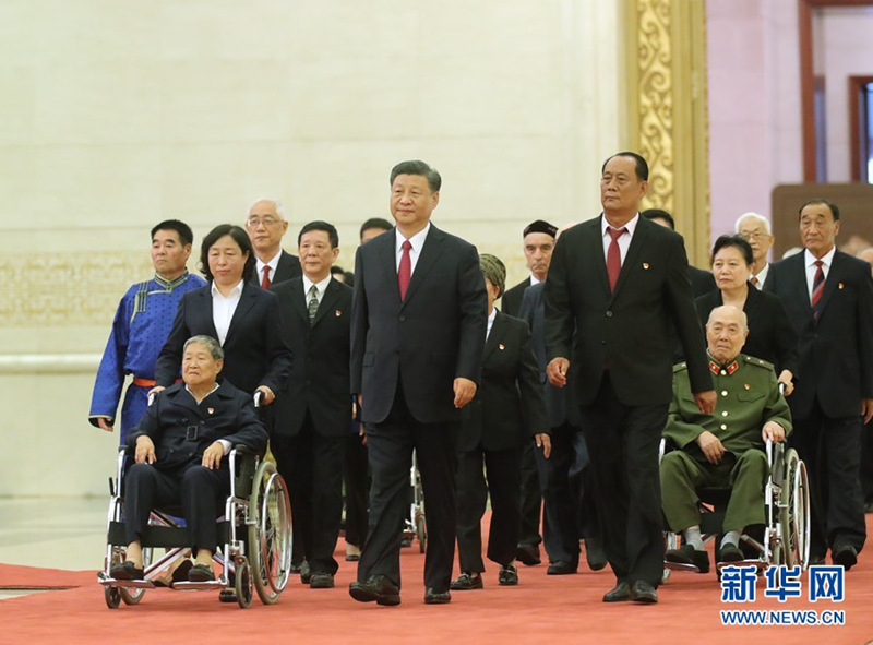 Xi entrega maior honraria do Partido à membros exemplares antes do centenário do PCCh