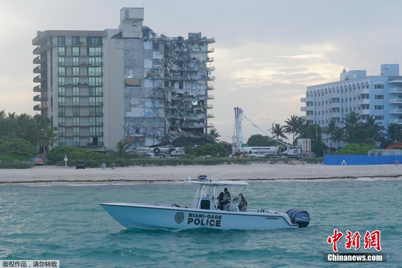 Escombros do prédio desabado em Miami serão explodidos