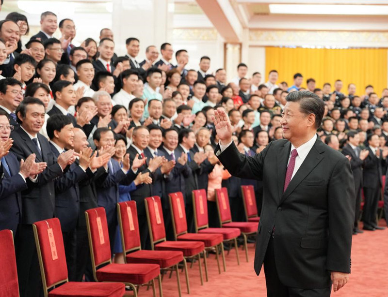 Xi saúda pessoas que participaram dos preparativos para celebração do centenário do PCCh