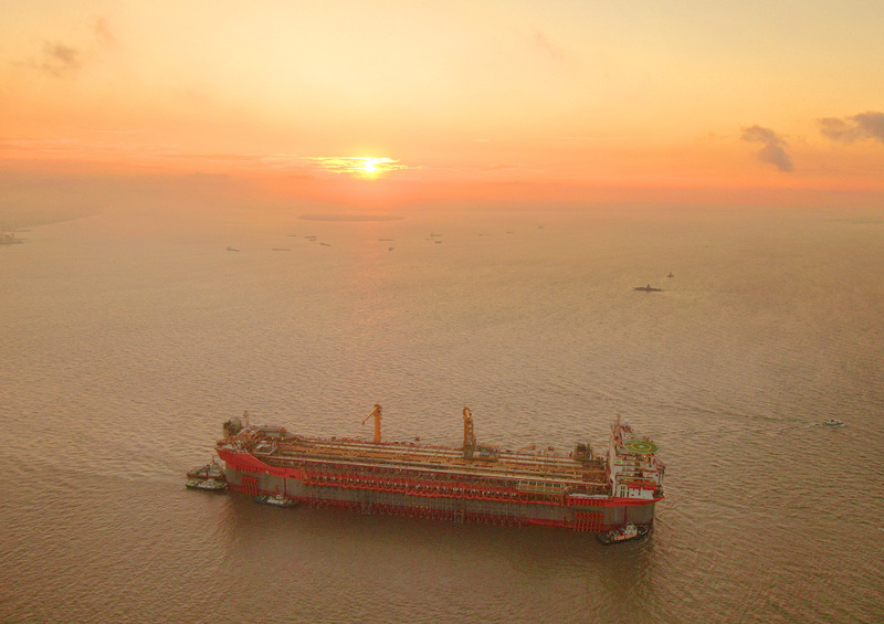Maior “refinaria de petróleo no mar” do mundo entra em funcionamento