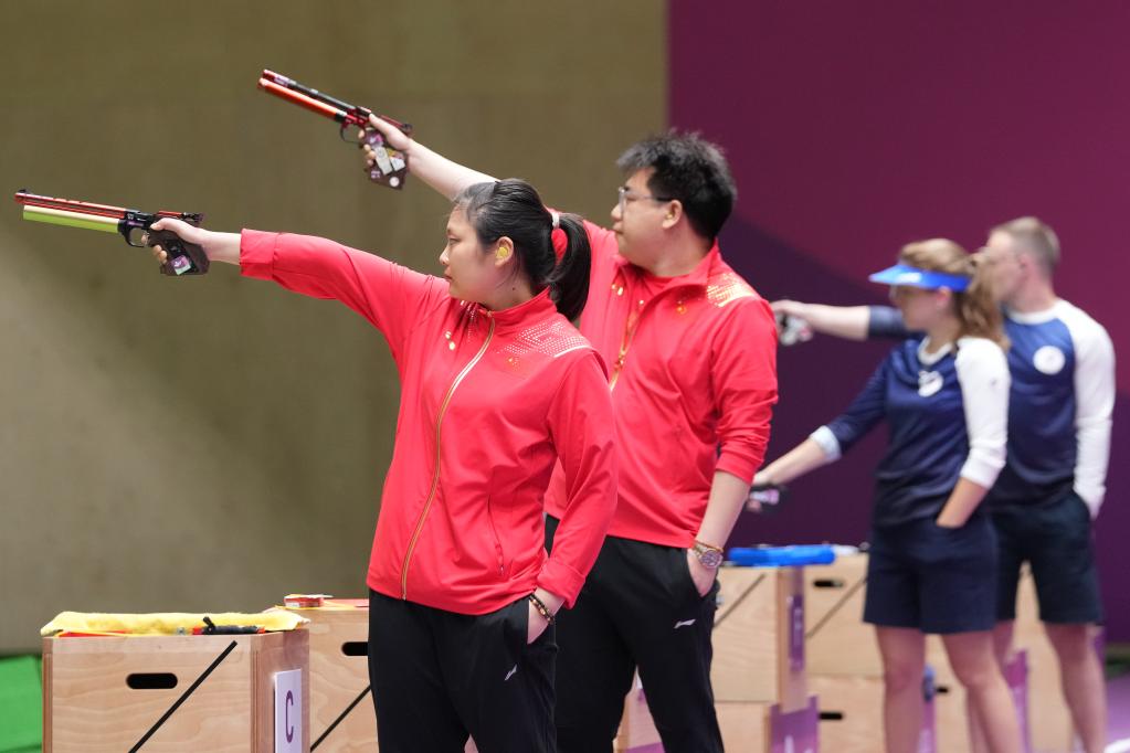 Olimpíadas: China ganha medalha de ouro na prova de pistola de ar de 10m mista