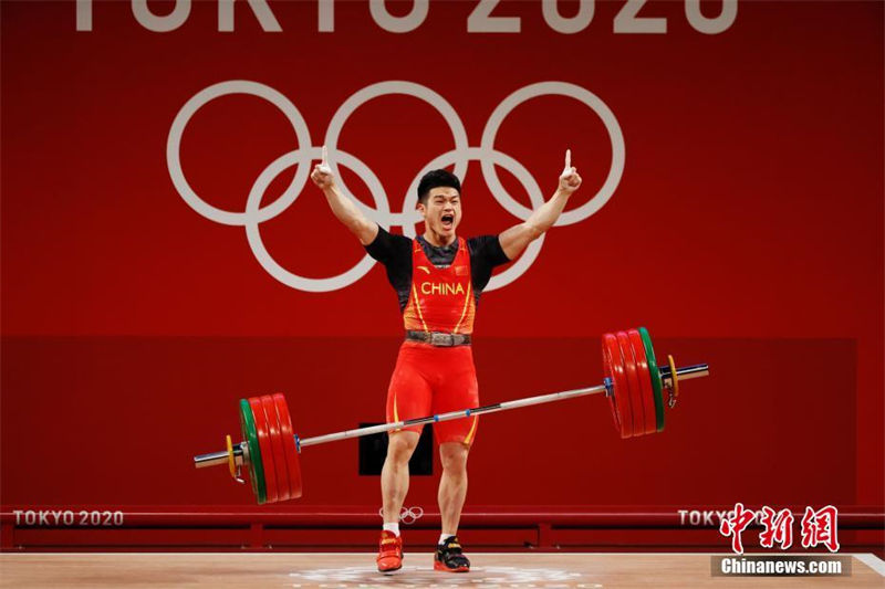 Olimpíadas: China conquista medalha de ouro de levantamento de peso na categoria 73kg