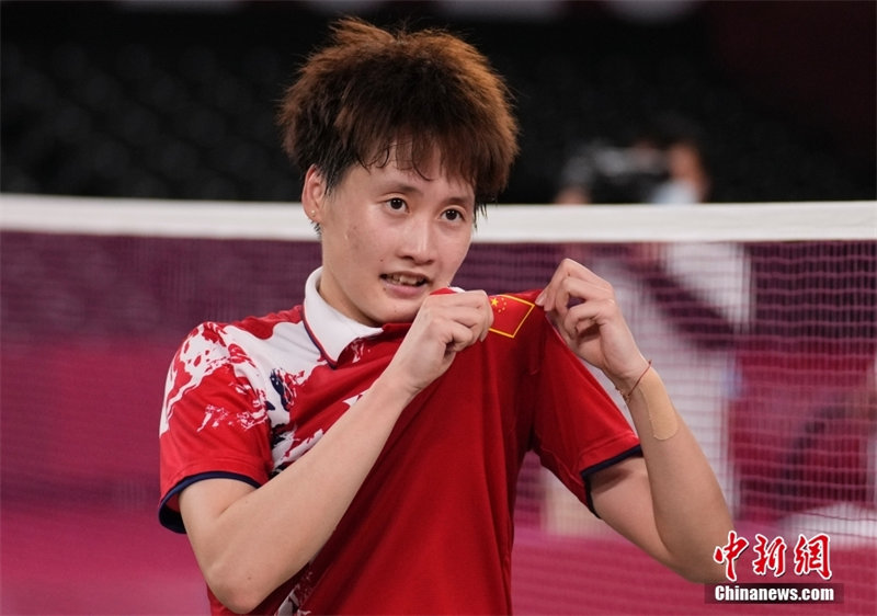 Olimpíadas: atleta chinesa Chen Yufei conquista medalha de ouro no badminton individual feminino